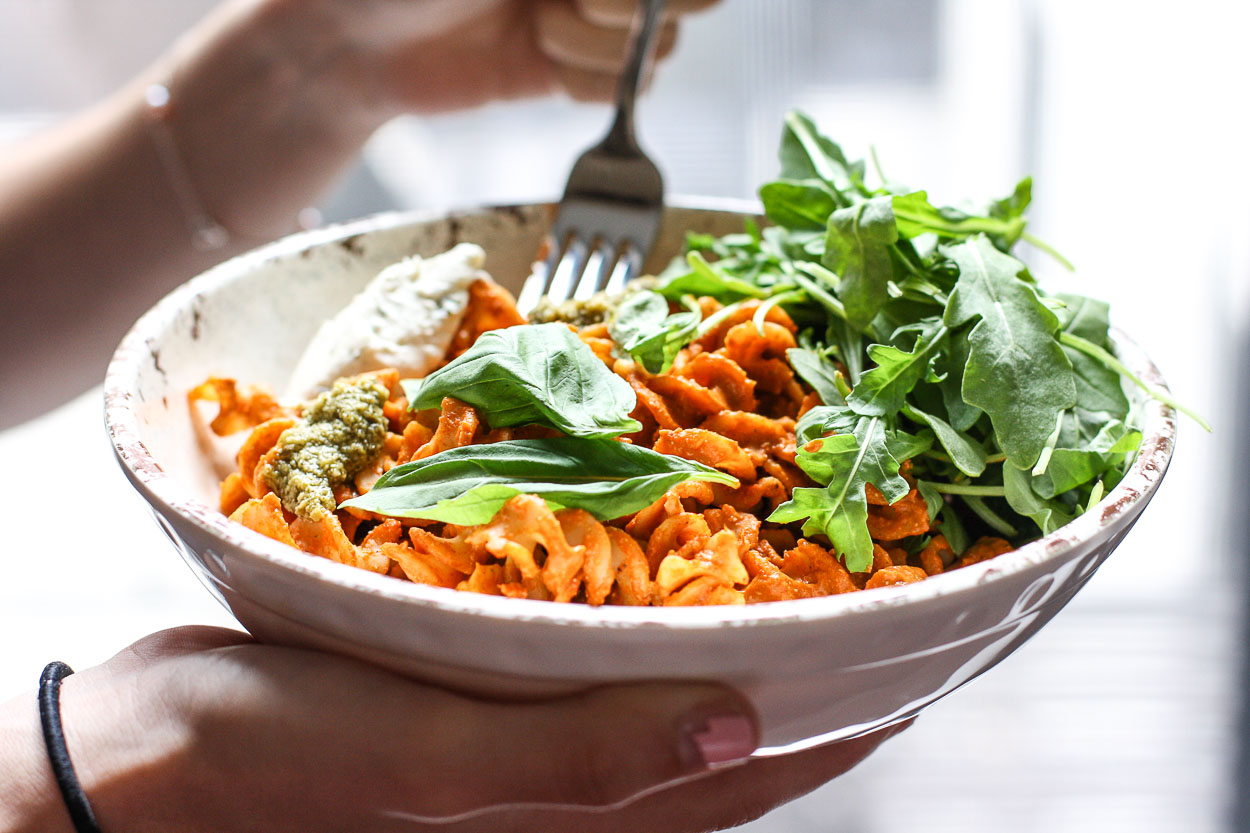 roasted red pepper pasta bowl